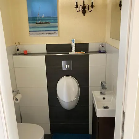 Ruhiges Gaestezimmer Mit King-size-bett * Wendelstein